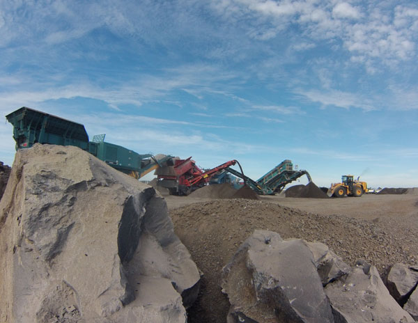 Mansfield Crushing has a strong internal team of Trades People and Operators that take great pride in their workmanship.